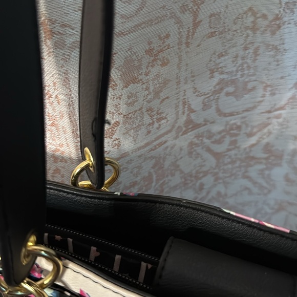 Sassy black & floral Betsey Johnson shoulder bag by Luv Betsey. Gently used. - Picture 9 of 11